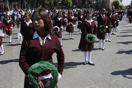 Antorcha Campesina realizó su propio desfile del Centenario de la Revolución