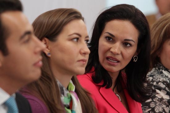 Martha Erika Alonso y Liliana Ortiz clausuran curso para prevenir violencia social