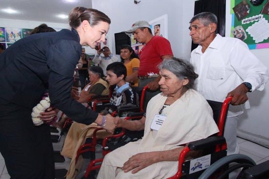 Martha Erika Alonso inauguró clínica de atención al maltrato en Cuetzalan