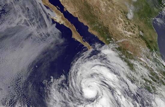 Huracán Cosme deja dos muertos en Guerrero