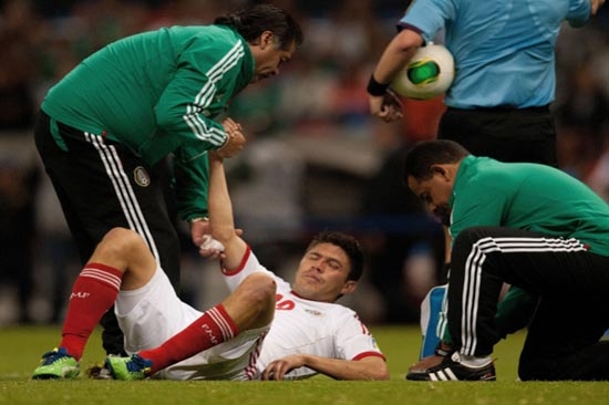 Oribe Peralta se lesionó y está fuera del Tri