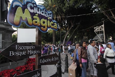 Conoce la Ciudad Mágica Navideña instalada en el Paseo Bravo