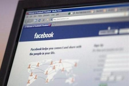 Chilenos, los que más usan Facebook