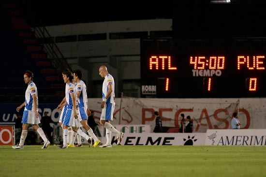 Puebla no pudo con Atlante; cayó 0-2