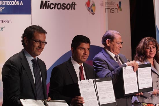 Microsoft y Puebla buscan proteger a menores en la red