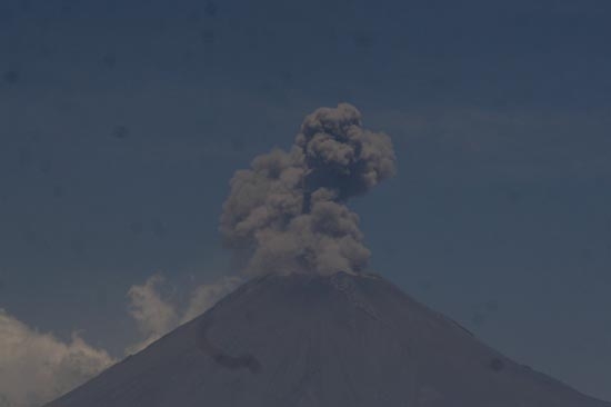 Descartan supererupción en el volcán Popocatépetl
