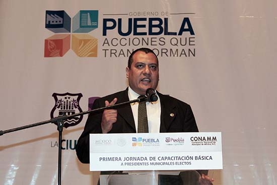 Honestidad y cercanía con la gente, pide el PAN a ediles electos de Puebla