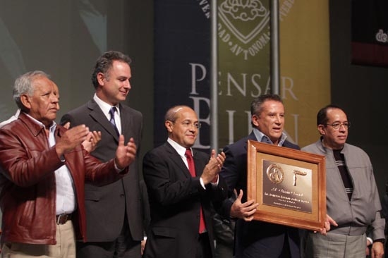 FROC-CROC entrega reconocimiento a Agüera
