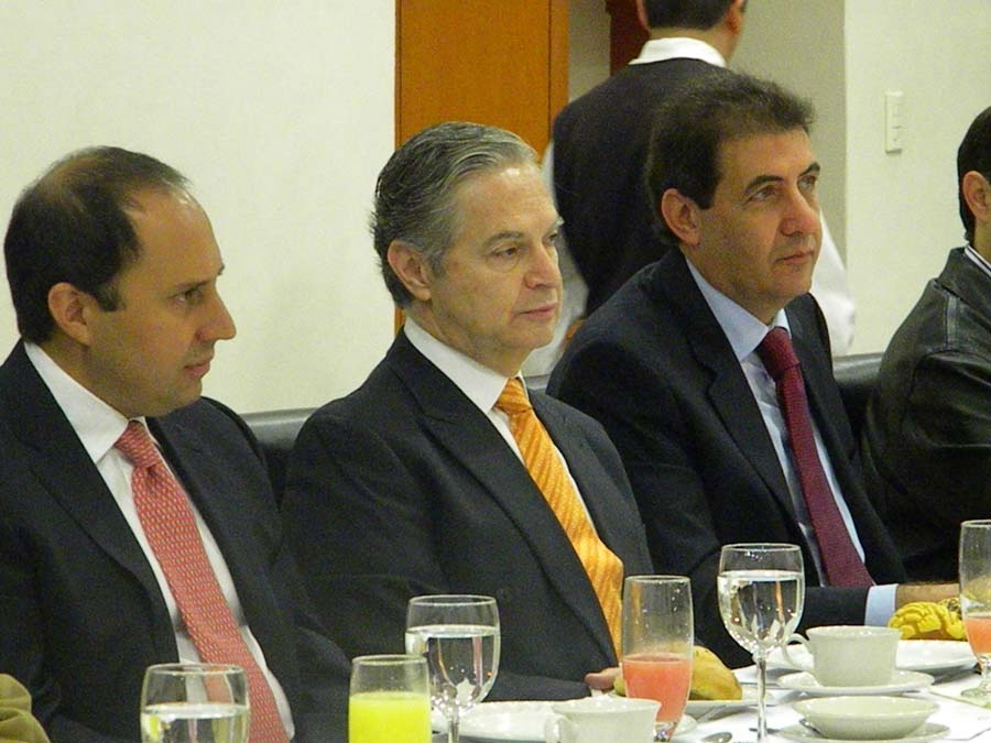 Fernando Manzanilla se reúne en la UDLA con miembros de Actívate por Puebla