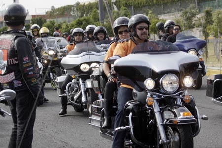 Cientos de motociclistas participaron en el Love Ride 2013 en Puebla