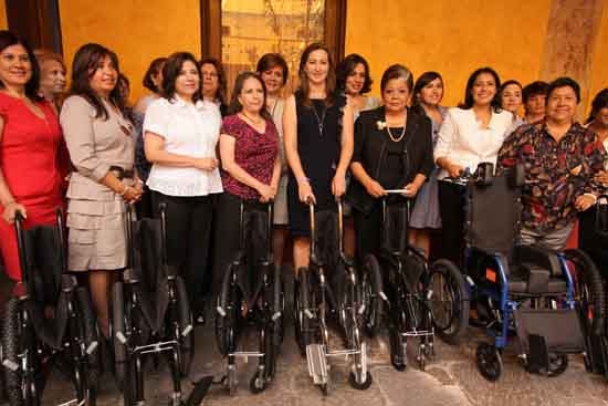 DIF Estatal y mujeres notarias se unen para apoyar a menores de Casa de Ángeles