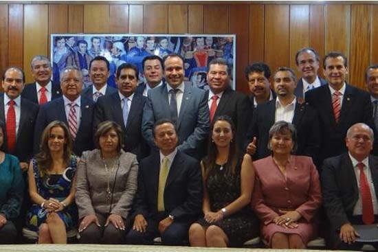 PRI llama a sus delegados a prepararse para elecciones de 2015