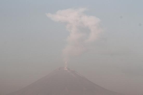 Popocatépetl, suben alerta; no hay orden de evacuación