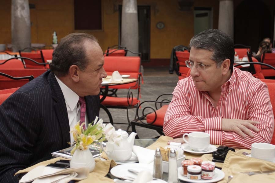 Doger denuncia que Marín quiere mantenerse como “gran legislador”