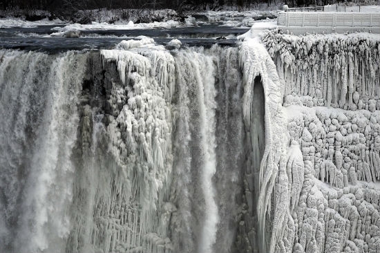 Cataratas del Niágara se congelan