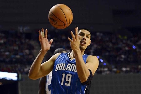 NBA: Gustavo Ayón deja Orlando y llega a Milwakee