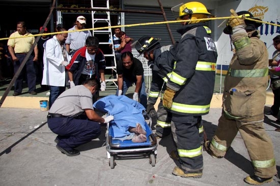 Hombre de 36 años muere al electrocutarse en marisquería de Puebla