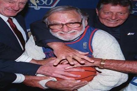 Murió primer jugador que encestó en la NBA