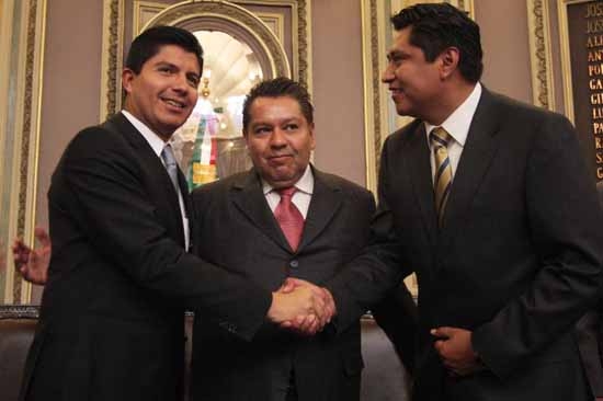 RMV planta a Rivera; PRI califica de farsa acuerdo Puebla-San Andrés