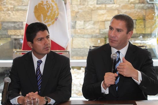RMV y Lalo Rivera muestran buena relación en público