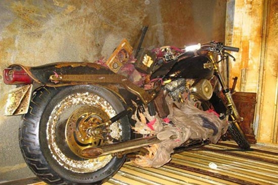 Aparece motocicleta en Canadá tras tsunami en Japón
