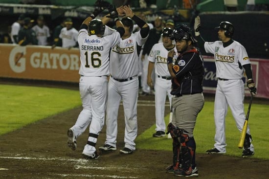 Pericos de Puebla y Sultanes de Monterrey reabren serie de playoffs