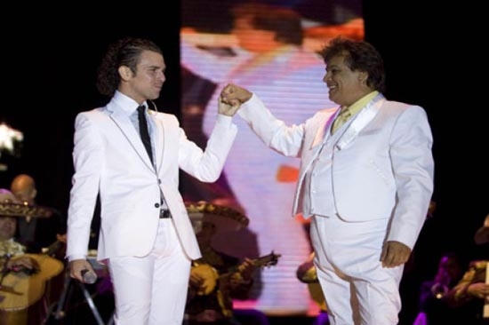 Juan Gabriel, supuesto novio confirma boda