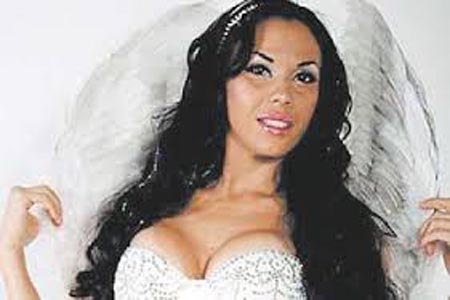 Candidata del PAN levanta polémica por aparecer en lencería en un video