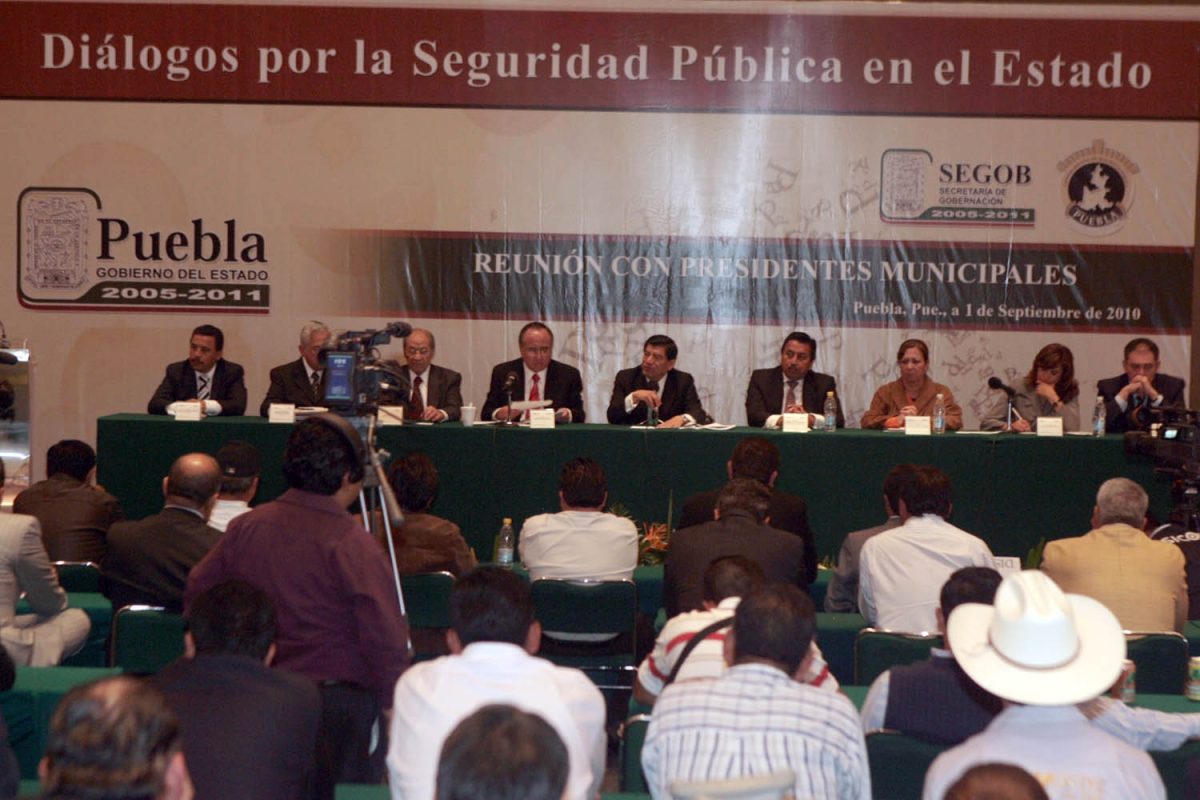 Ediles de Puebla rechazan Policía Única en el país como propone Calderón