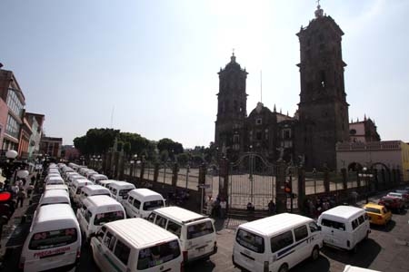 Transportistas se manifiestan en el Congreso