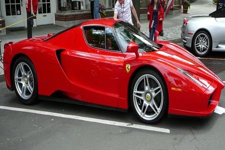 Líder sindical de Pemex regala a su hijo un Enzo Ferrari de 25 mdp