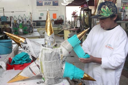 Las piñatas, su tradicional elaboración en Puebla