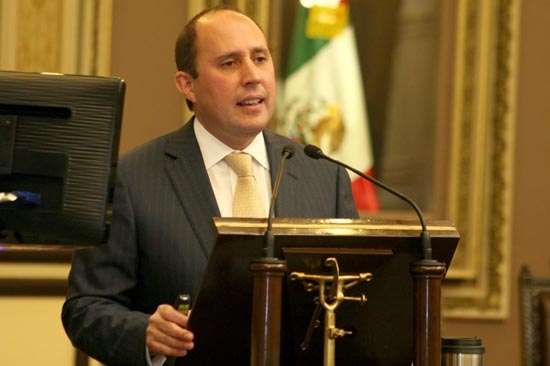 Manzanilla “bromea” en la que pudo ser su última comparecencia en el Congreso