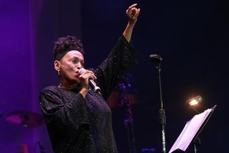 Omara Portuondo engalana el Festival Internacional 5 de Mayo