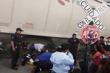 Tren arrolla y cercena pie a anciana en la colonia Naciones Unidas