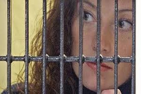 Ministra plantea nuevo juicio para Florence Cassez
