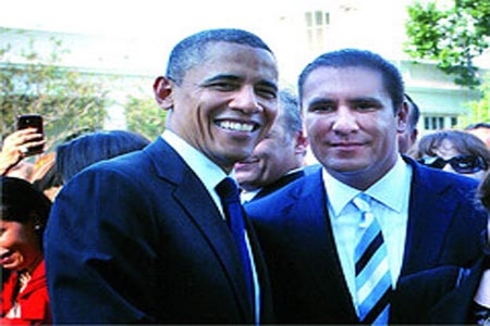 Moreno Valle presume fotografía editada junto con Barack Obama