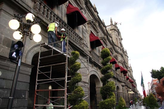 Reparan el palacio municipal de Puebla dañado por el temblor