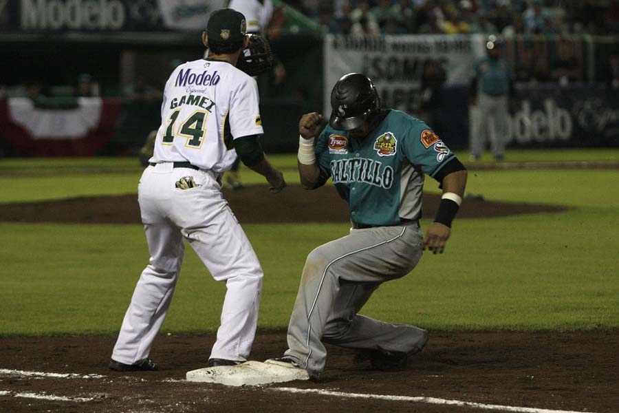 Saraperos gana 6 a 5 el primer partido de la final a los Pericos de Puebla