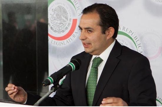 PAN defiende regalo de 250 mil pesos a senadores para comprarse un vehículo