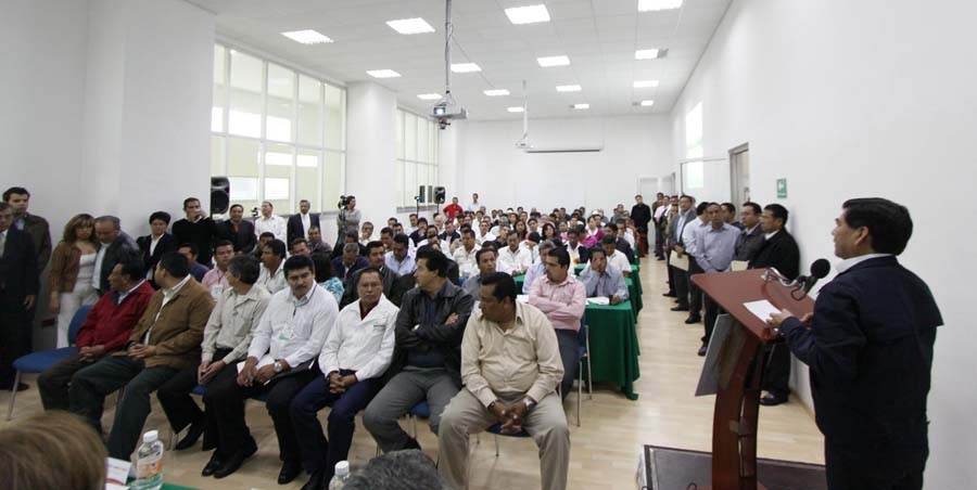 Marín pide a ediles electos ejercer gobierno sensible; Zavala estuvo presente