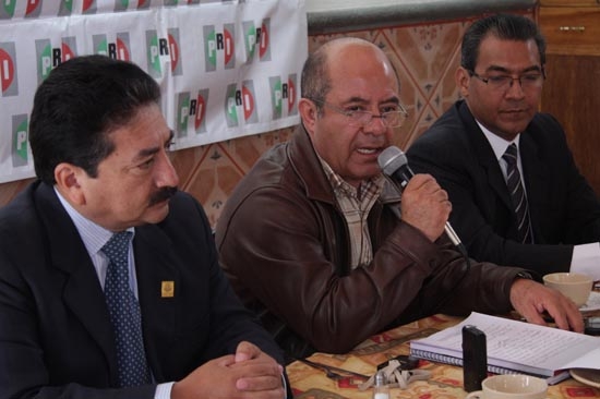Diputados federales del PRI buscan blindar presupuesto 2012