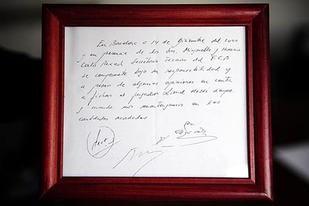 Messi firmó contrato en servilleta