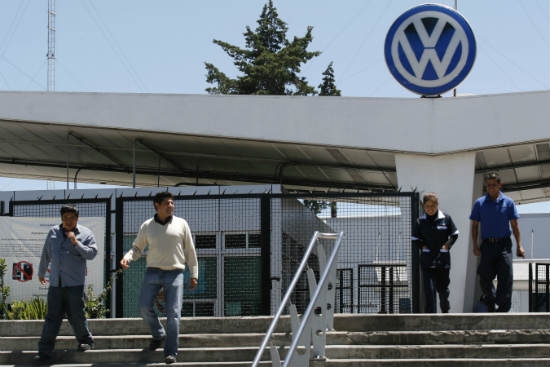 Volkswagen: empresa y sindicato acuerdan 5% de aumento directo al salario