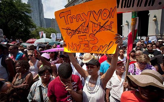 Miles claman justicia para Trayvon Martin en EU