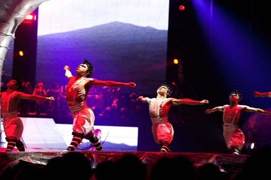 Cirque du Solei provocó divertido tráfico