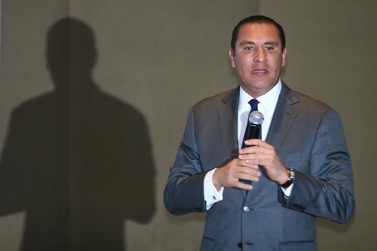 Gobernador de Puebla dice que cerrará filas con Peña Nieto