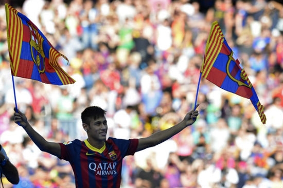 Neymar fue presentado en Barcelona