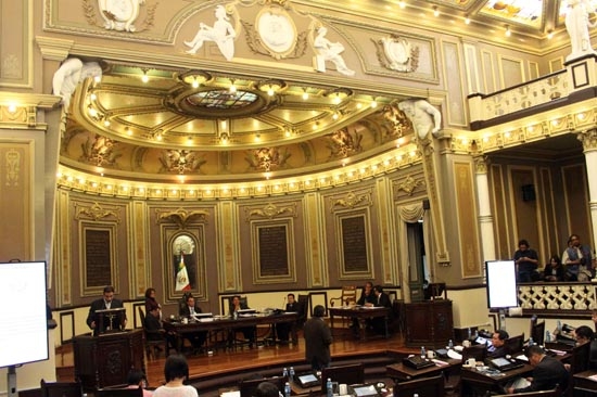 Diputados locales de Puebla se llevan 90 mil pesos de aguinaldo: Panal