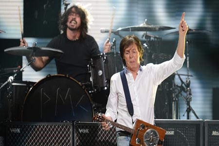 Paul McCartney, vocalista de Nirvana… por unos minutos